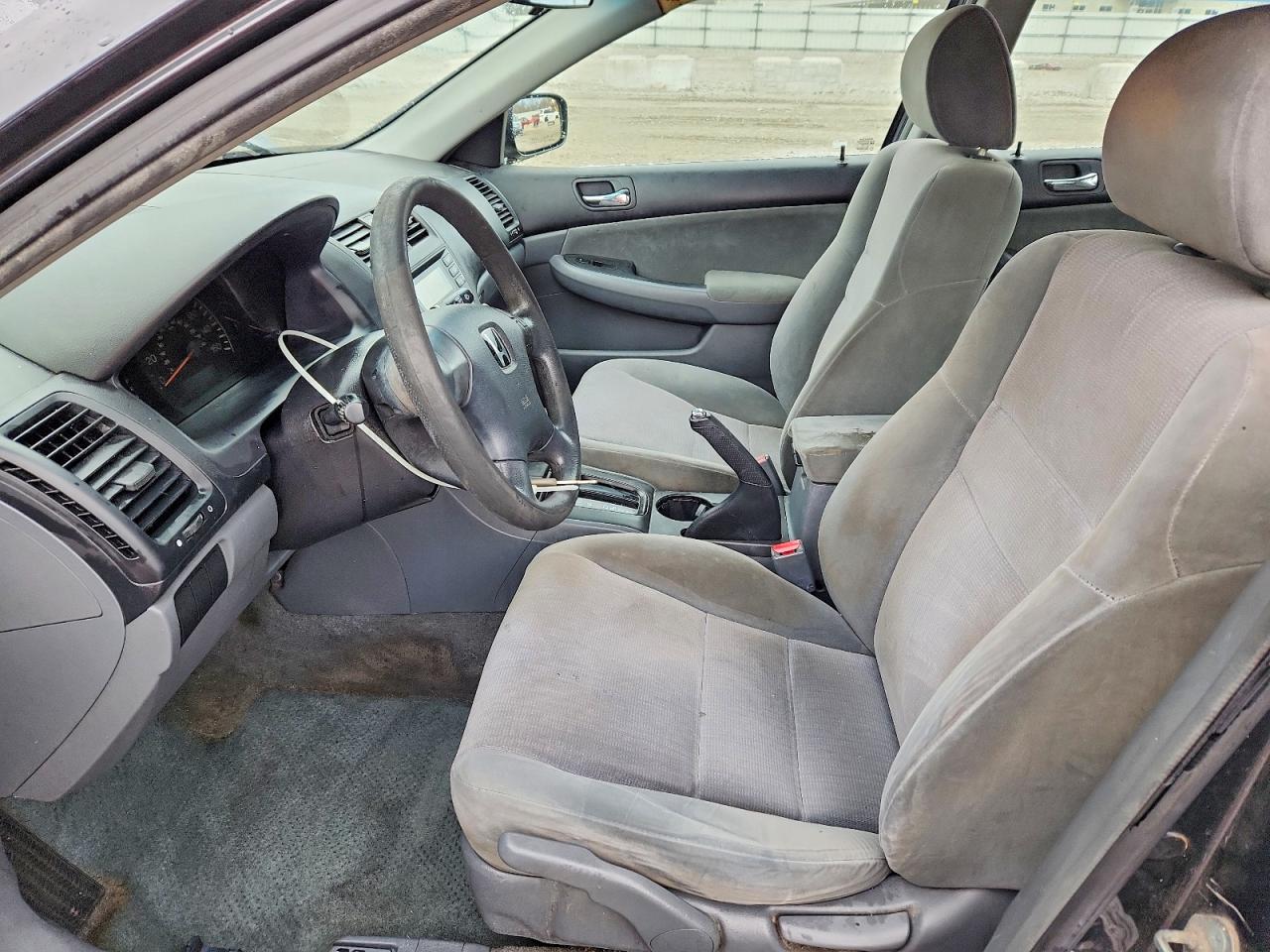 2004 HONDA ACCORD LX photo 13