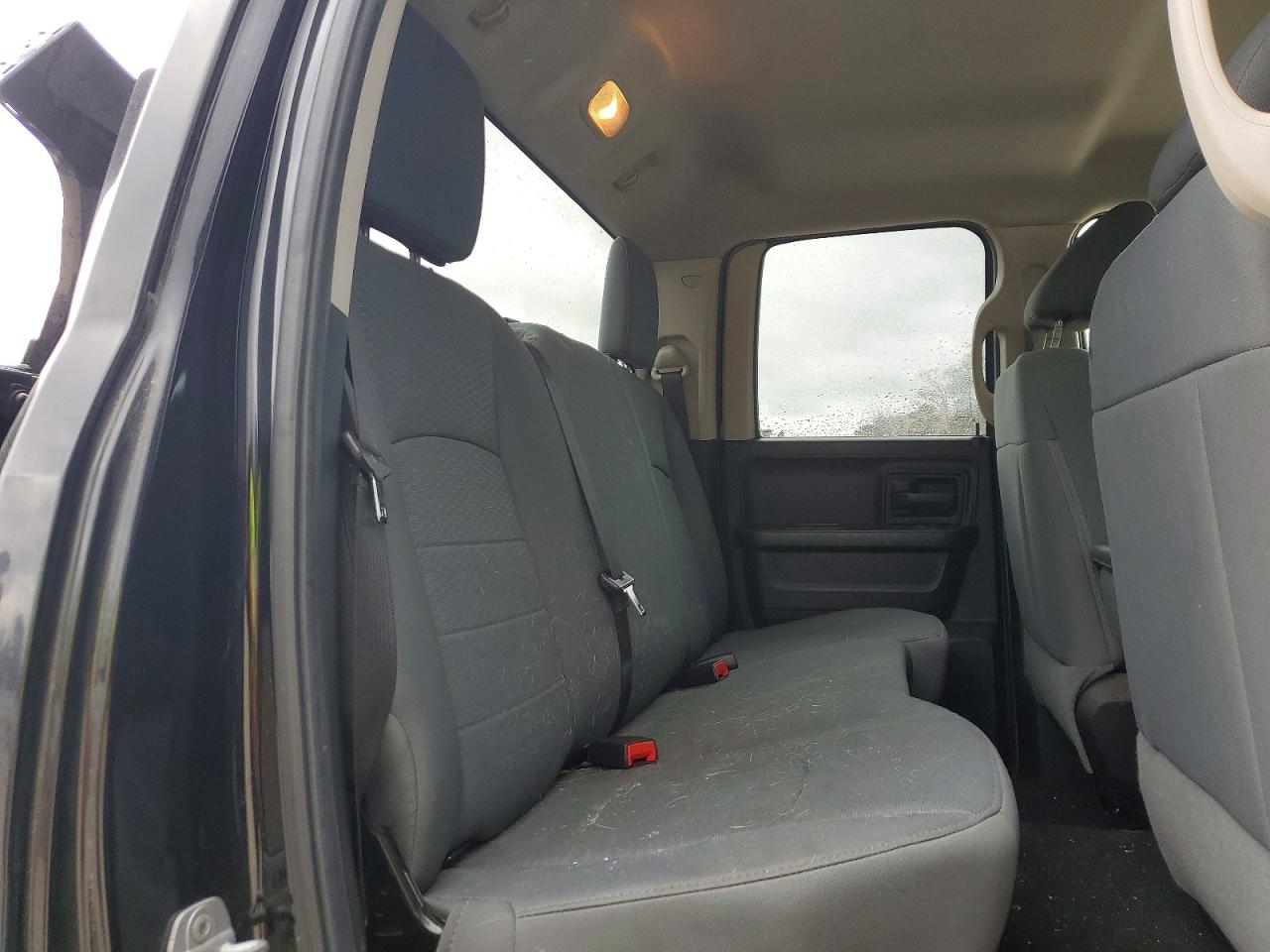 2014 RAM 1500 ST photo 10