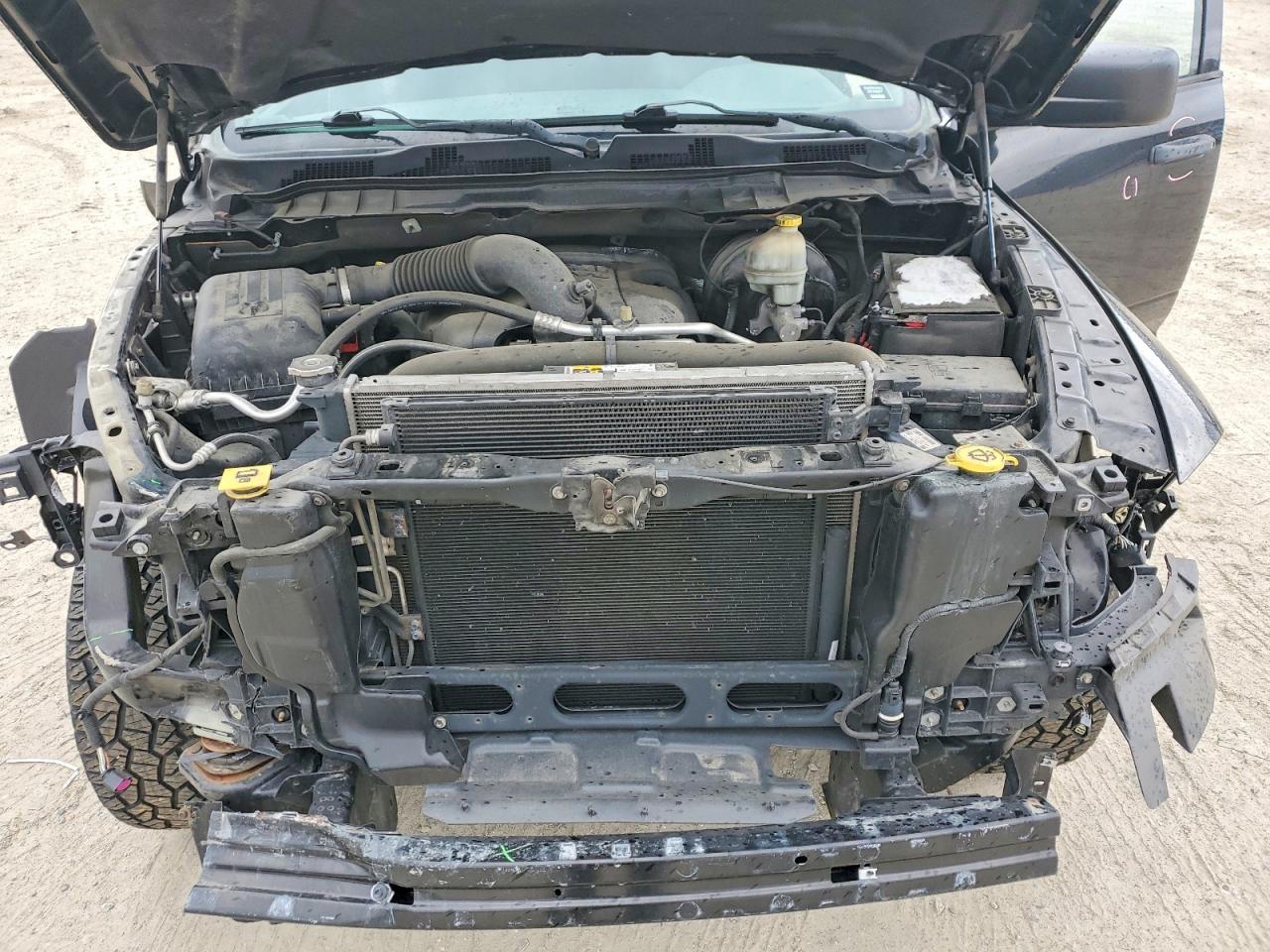 2014 RAM 1500 ST photo 11