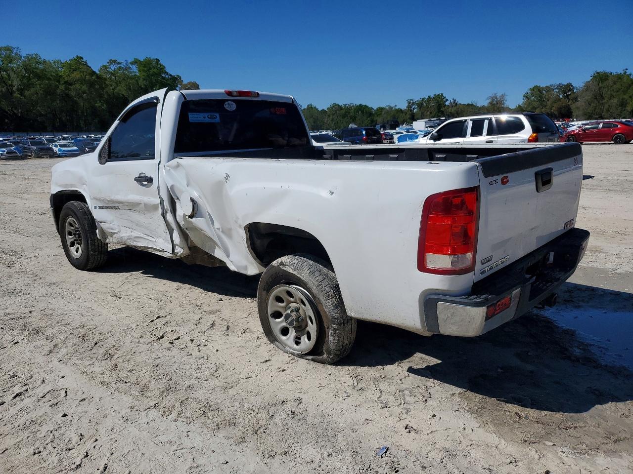 2007 GMC NEW SIERRA C1500 photo 2