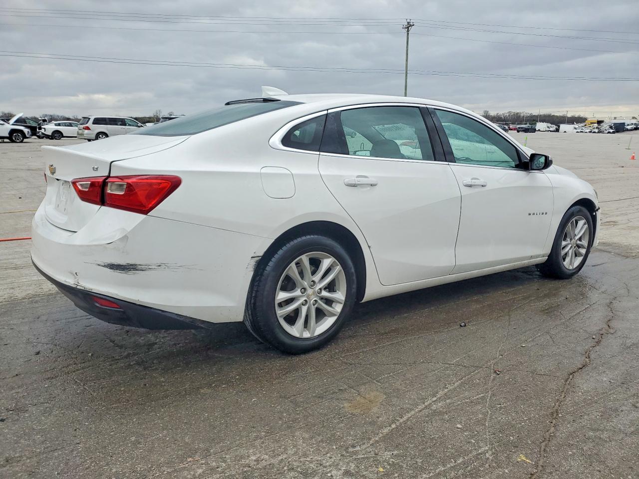2018 CHEVROLET MALIBU LT photo 3