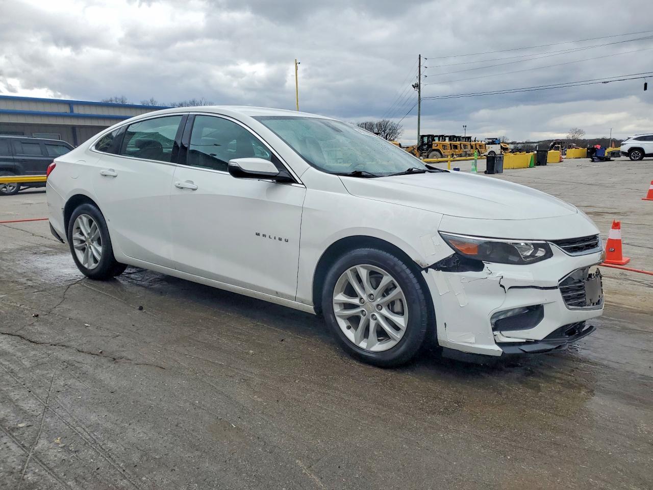 2018 CHEVROLET MALIBU LT photo 4