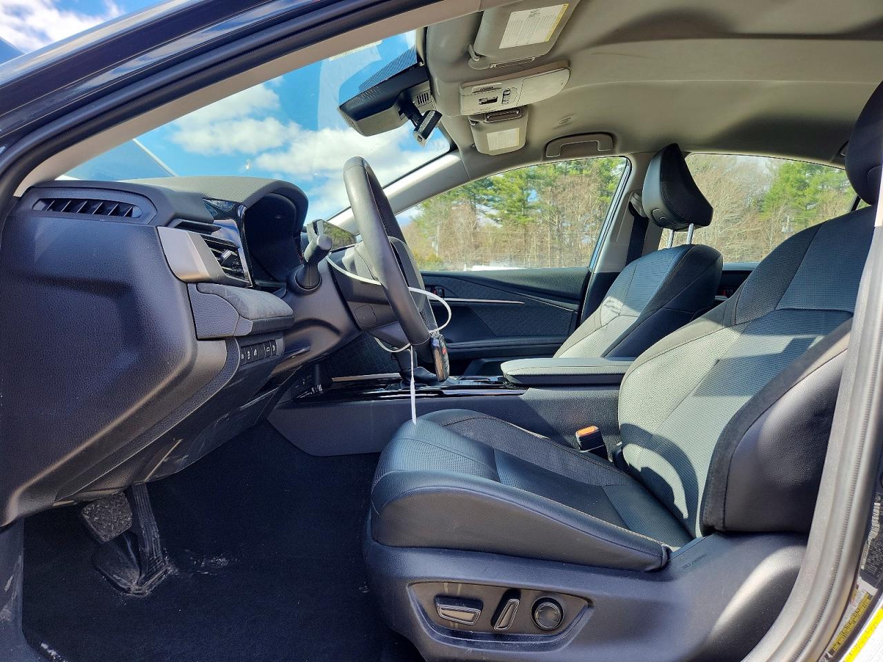 2025 TOYOTA CAMRY XLE photo 7