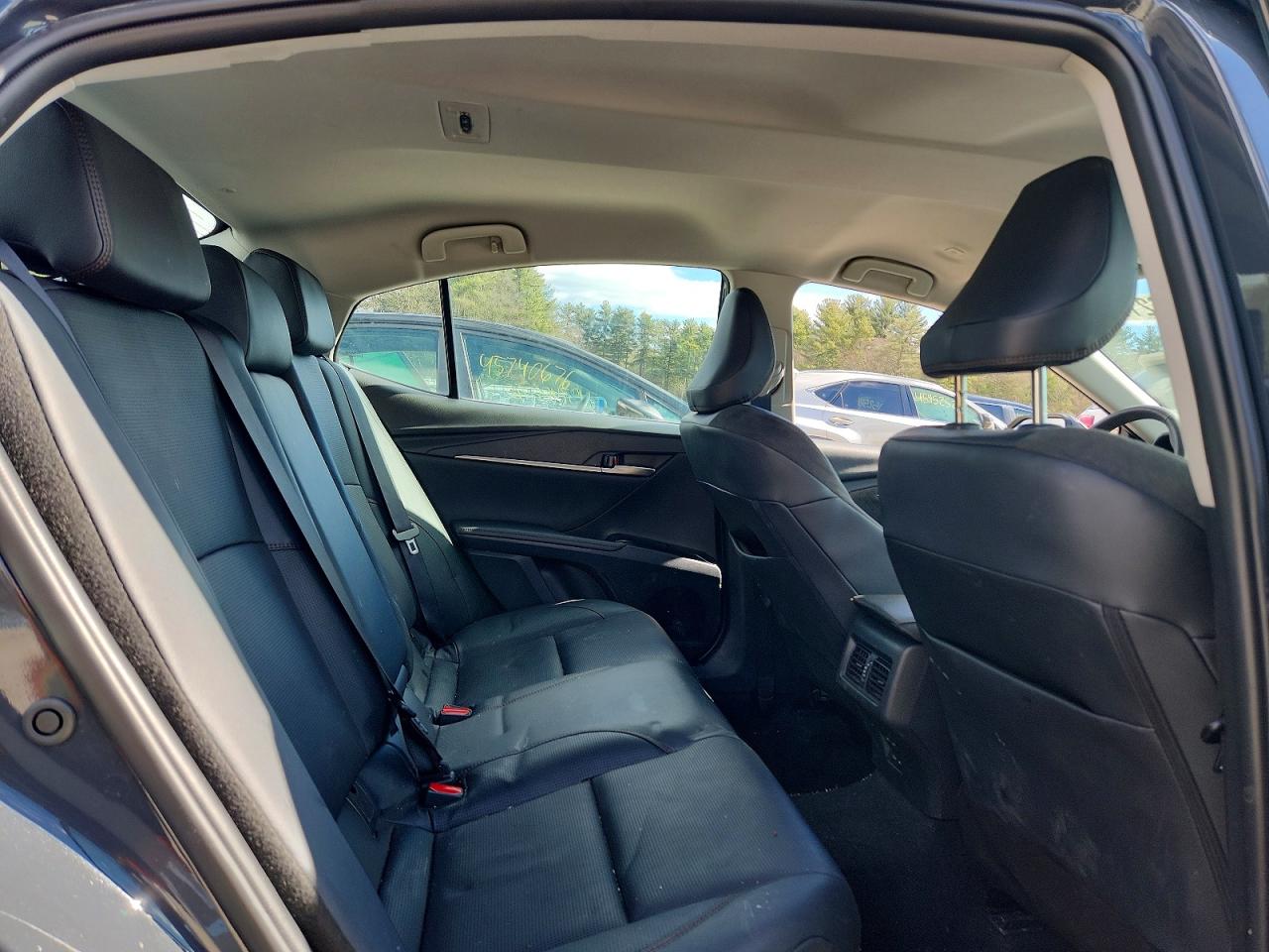 2025 TOYOTA CAMRY XLE photo 10