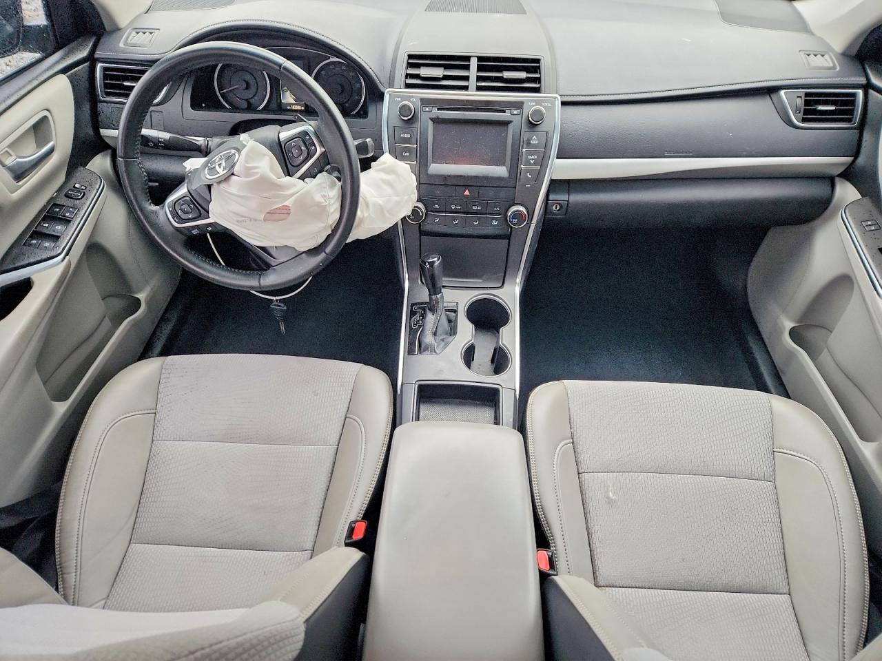 2017 TOYOTA CAMRY SE photo 22