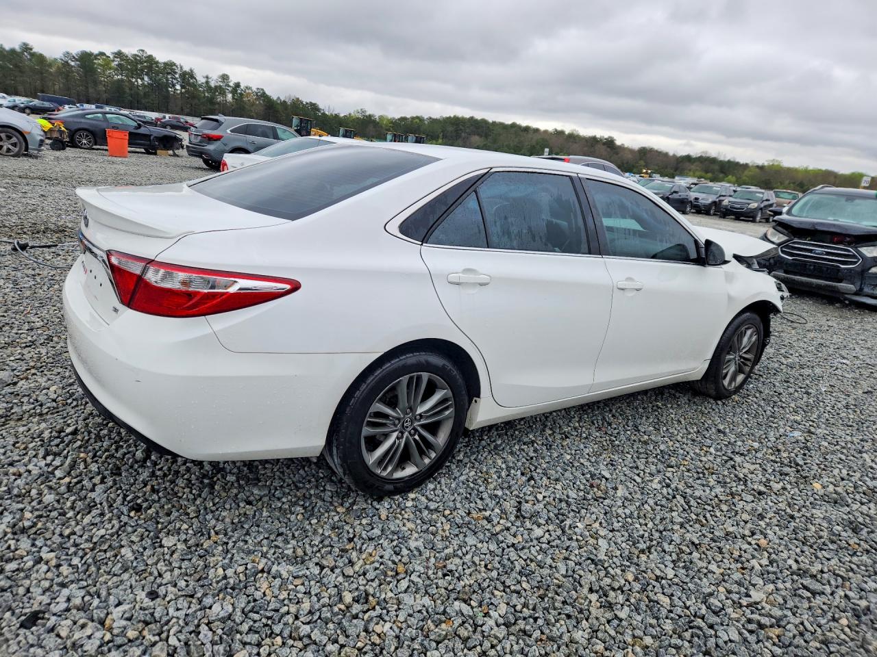 2017 TOYOTA CAMRY SE photo 7