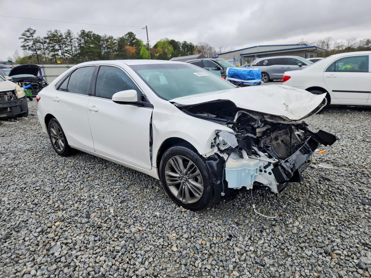 2017 TOYOTA CAMRY SE photo 10