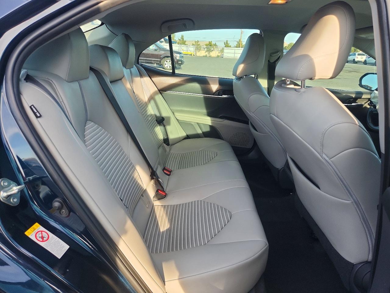 2018 TOYOTA CAMRY SE photo 10
