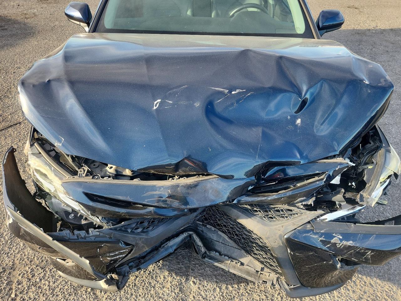 2018 TOYOTA CAMRY SE photo 11