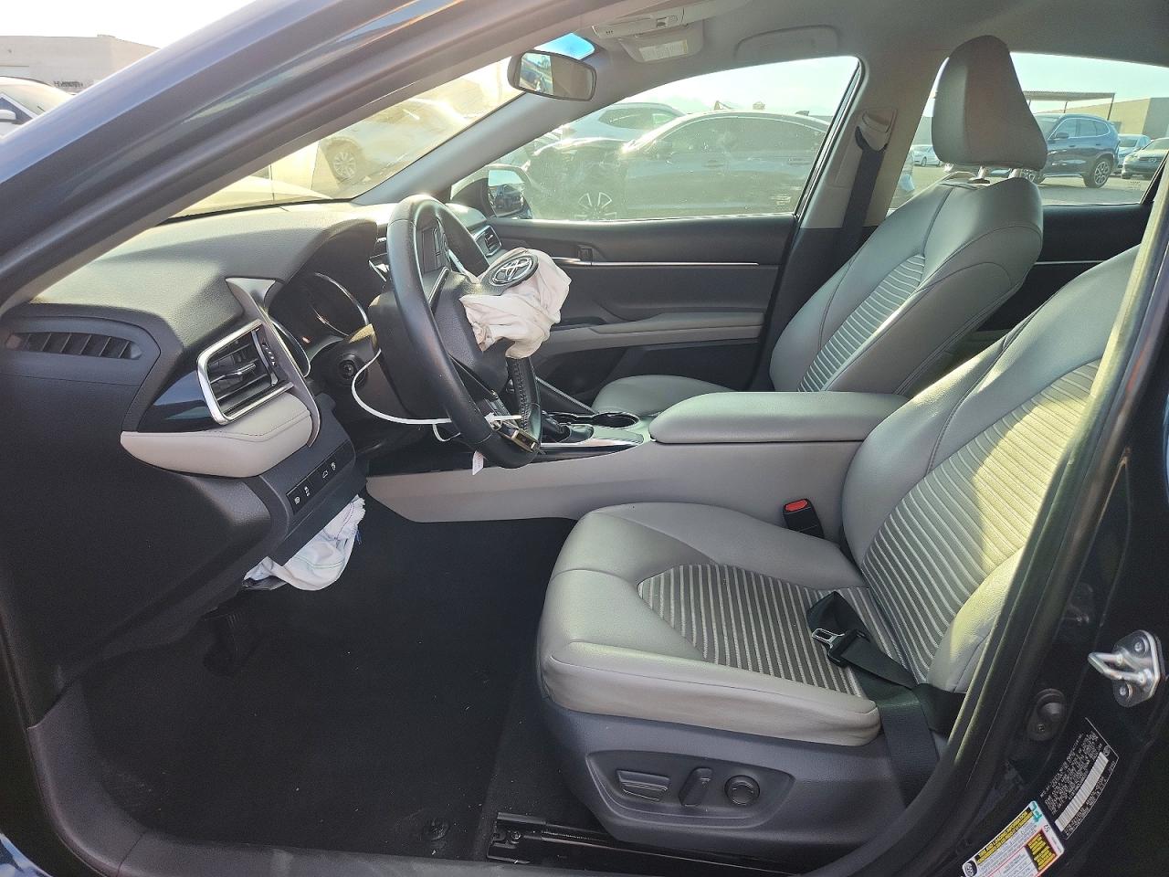2018 TOYOTA CAMRY SE photo 7