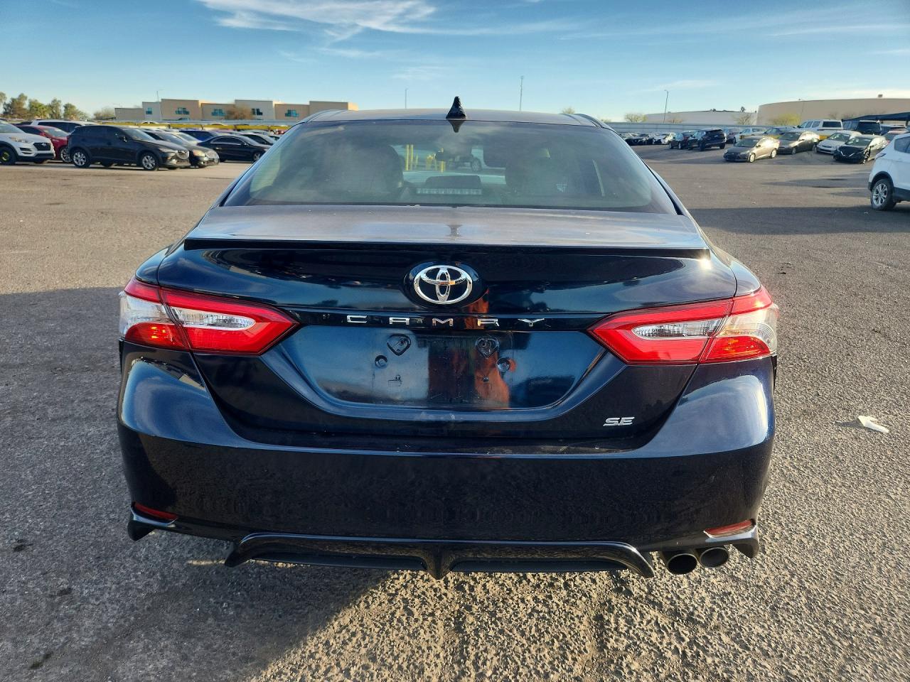 2018 TOYOTA CAMRY SE photo 6