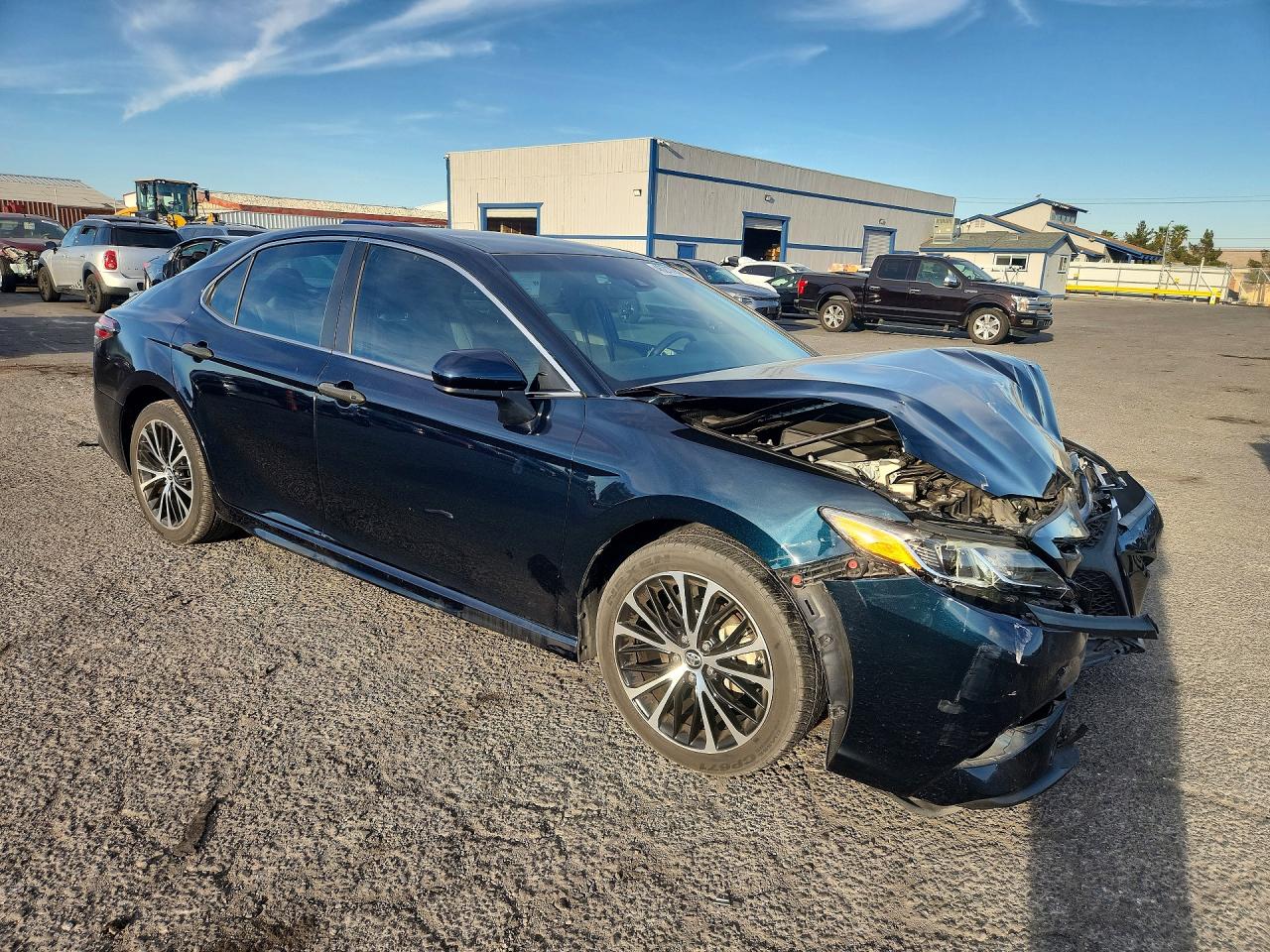 2018 TOYOTA CAMRY SE photo 4