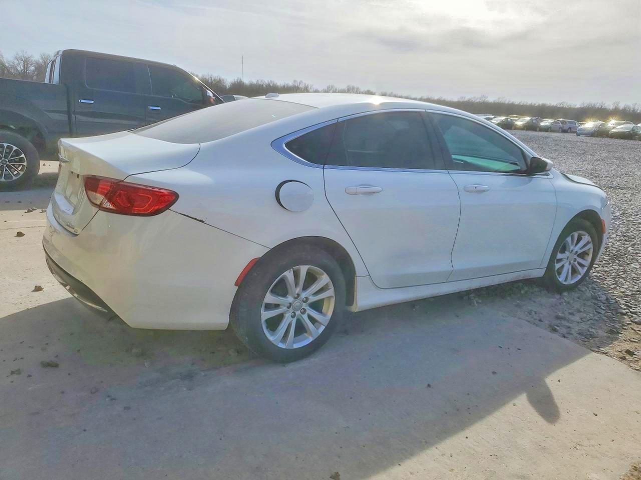 2015 CHRYSLER 200 C photo 3