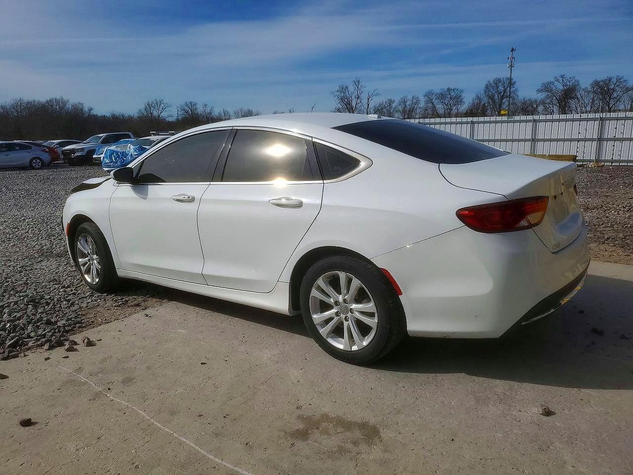 2015 CHRYSLER 200 C photo 2