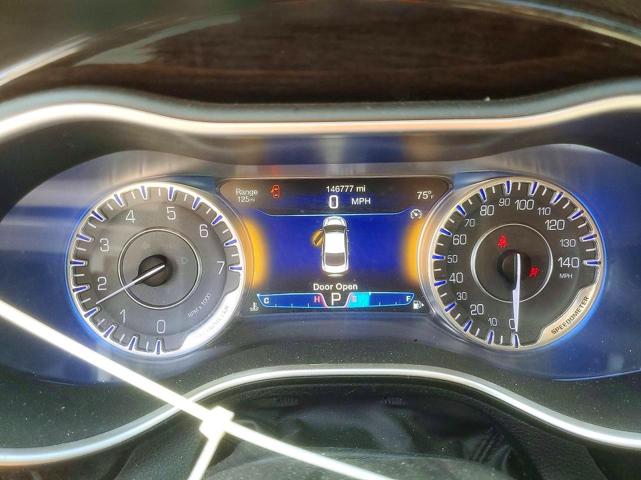 2015 CHRYSLER 200 C photo 9