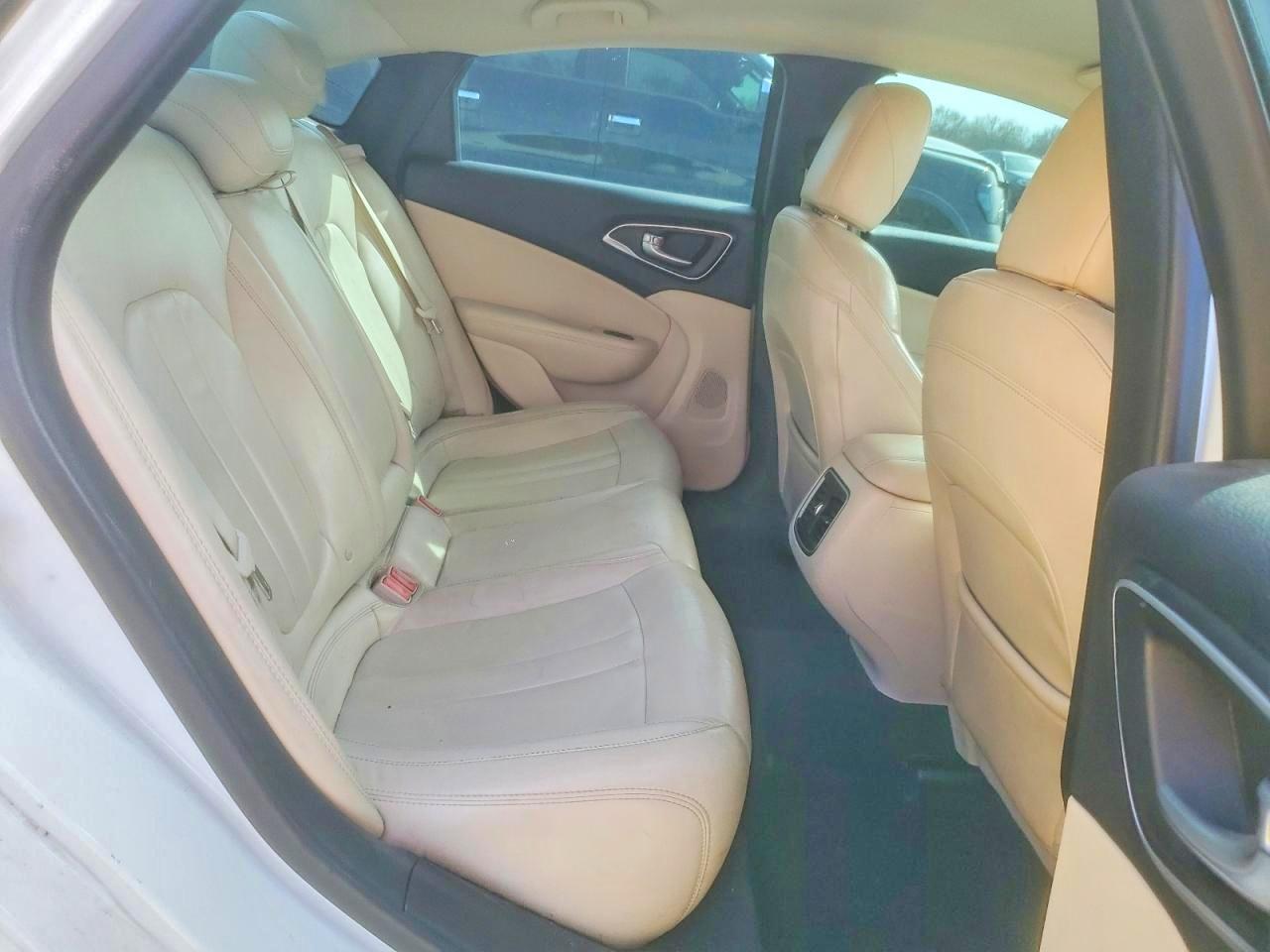 2015 CHRYSLER 200 C photo 10