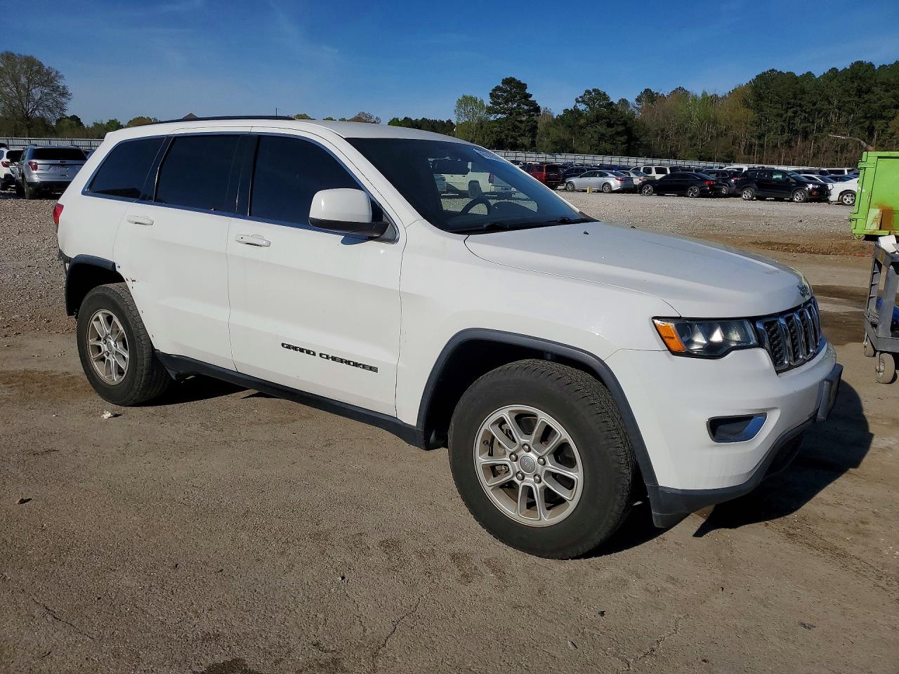 2018 JEEP GRAND CHEROKEE LAREDO photo 4