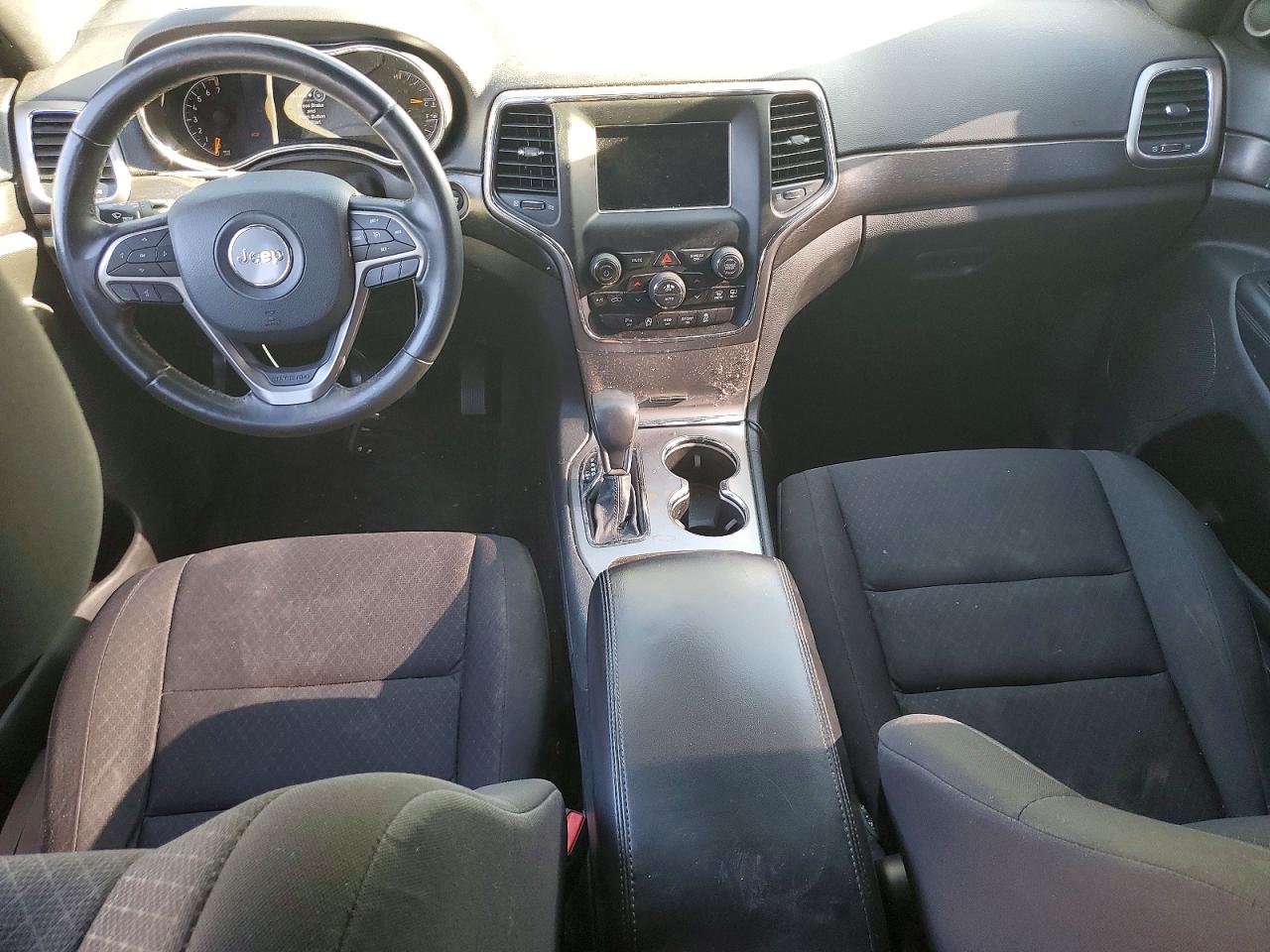 2018 JEEP GRAND CHEROKEE LAREDO photo 8