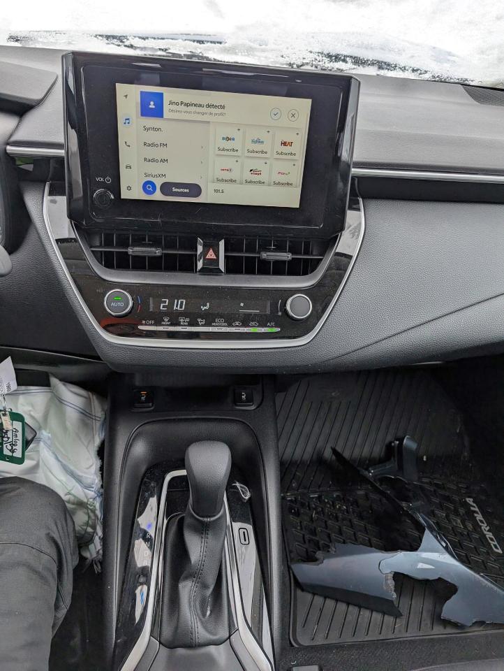2025 TOYOTA COROLLA LE photo 22