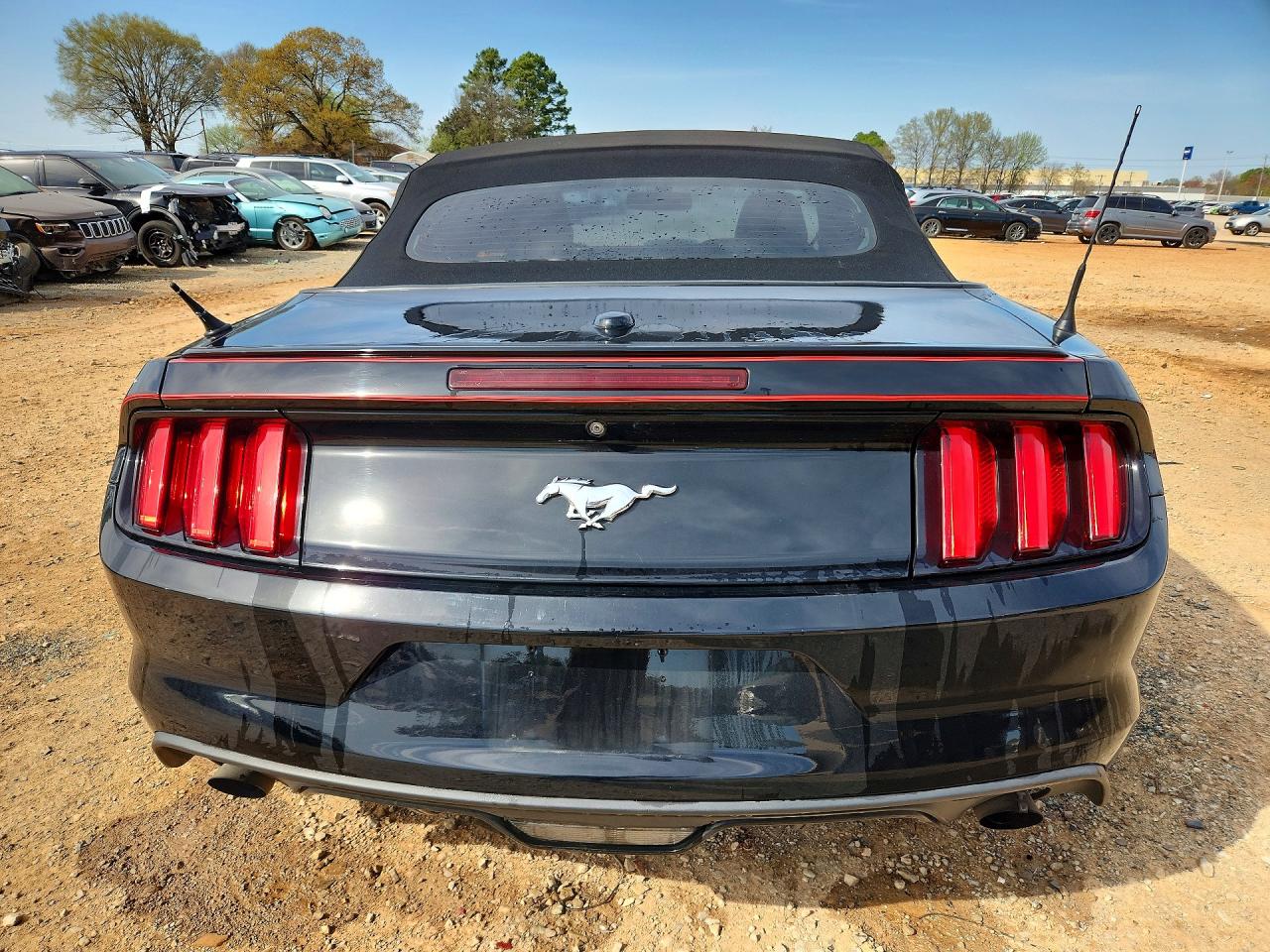 2017 FORD MUSTANG photo 11