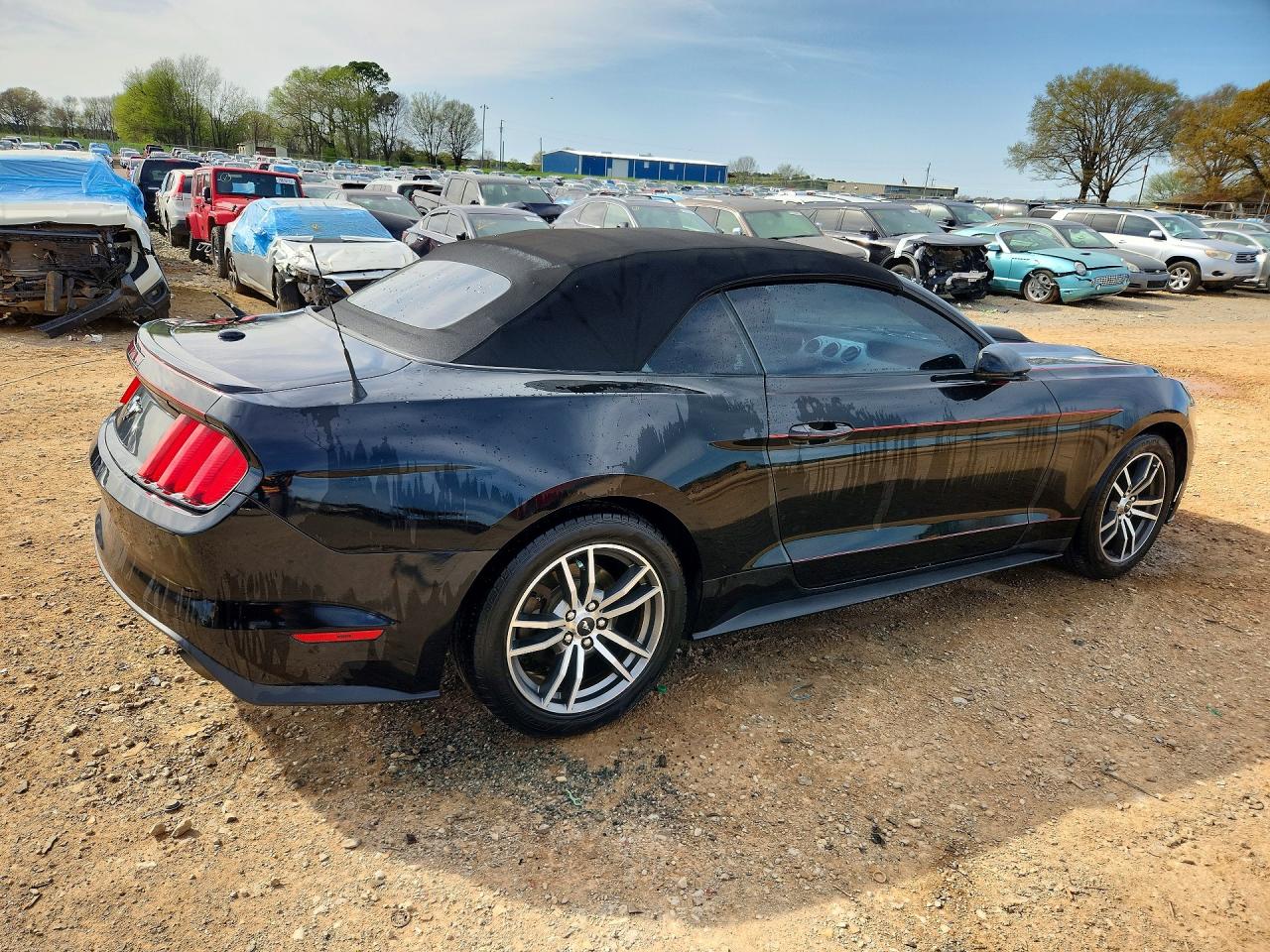 2017 FORD MUSTANG photo 5