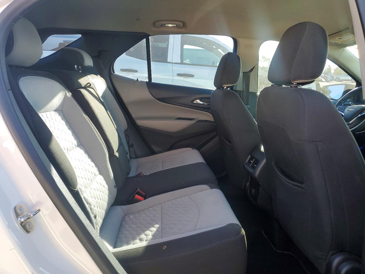 2018 CHEVROLET EQUINOX LS photo 31
