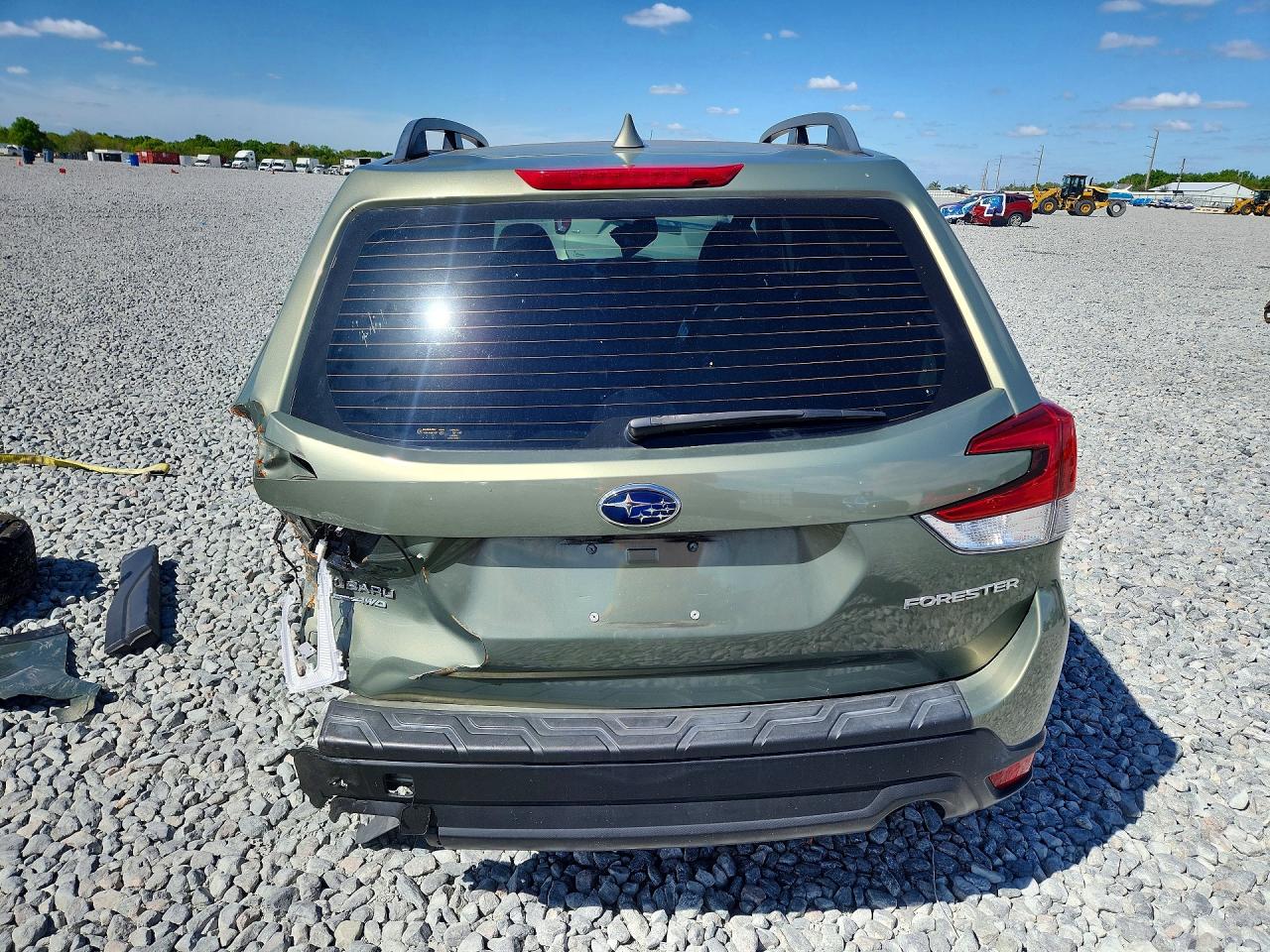 2021 SUBARU FORESTER photo 16