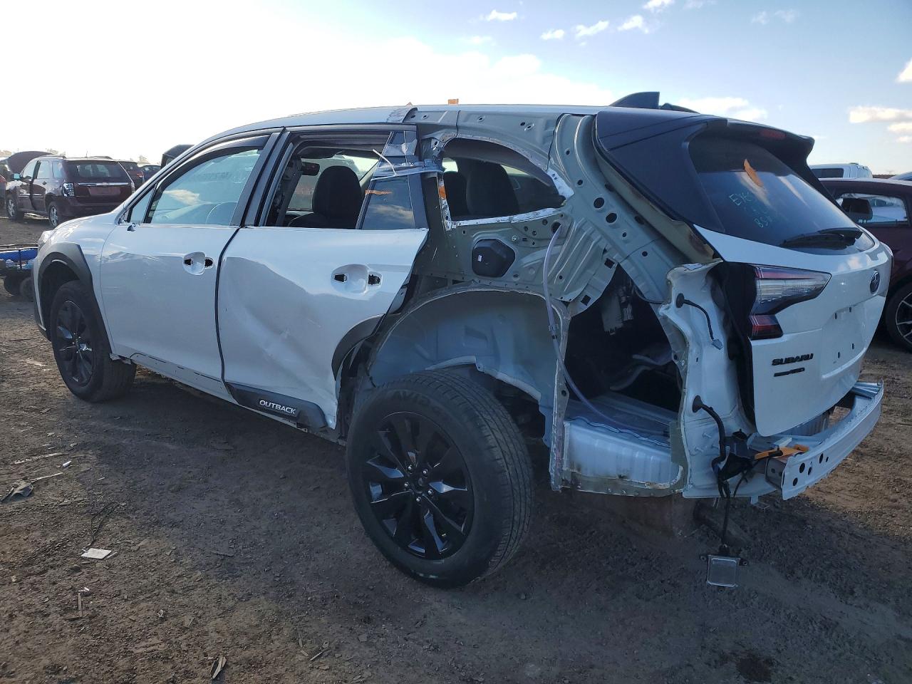 2023 SUBARU OUTBACK photo 2