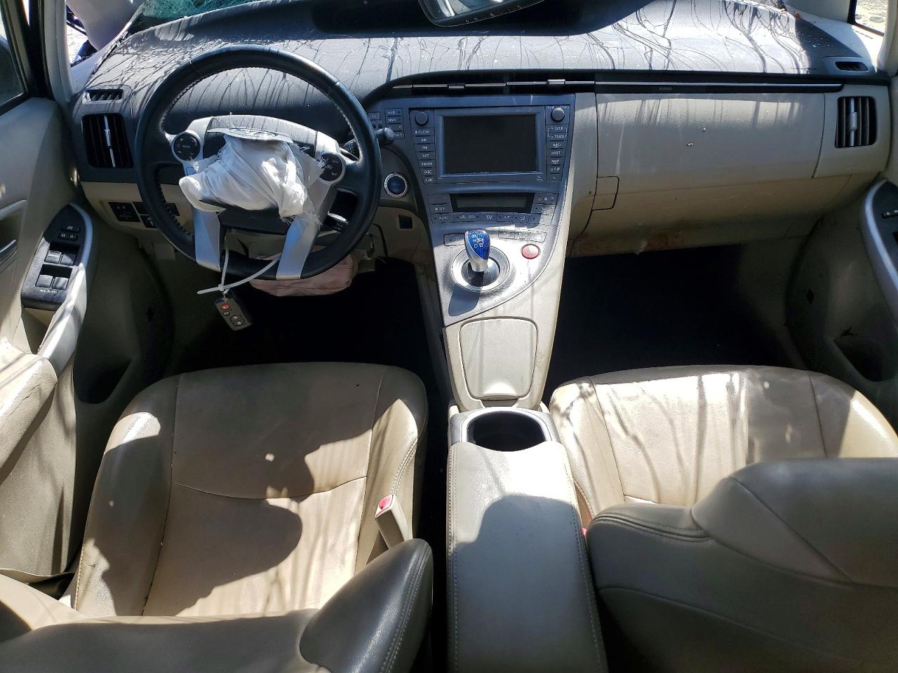 2013 TOYOTA PRIUS FOUR photo 8