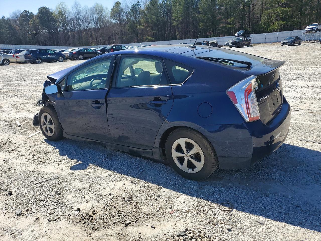 2013 TOYOTA PRIUS FOUR photo 2