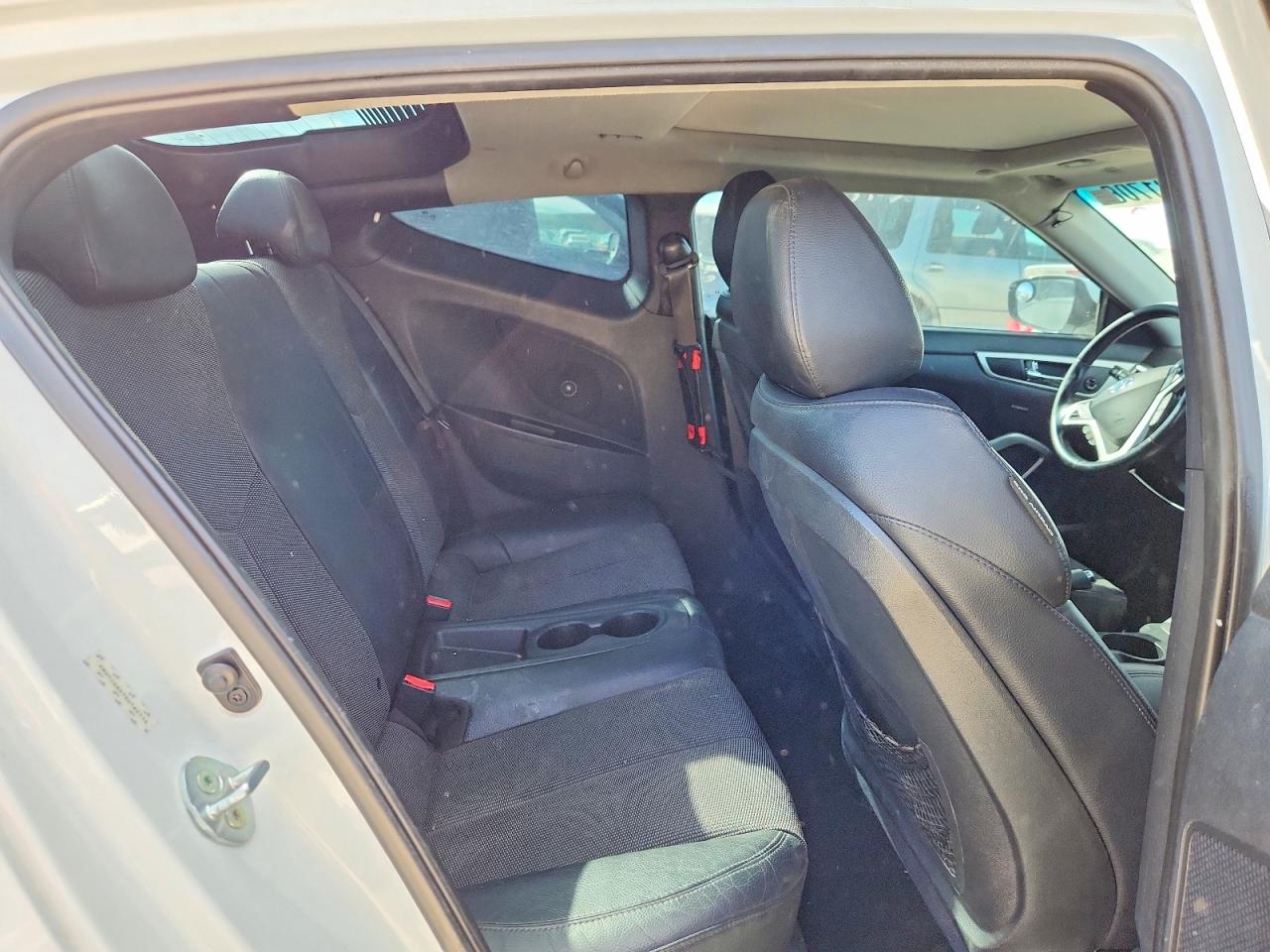 2013 HYUNDAI VELOSTER BASE photo 19