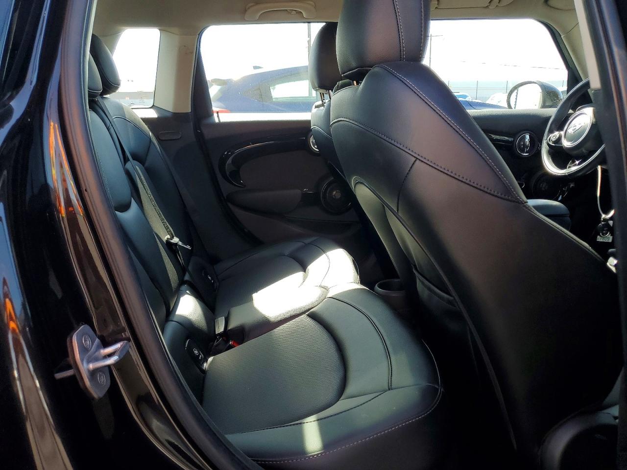 2016 MINI COOPER S photo 19