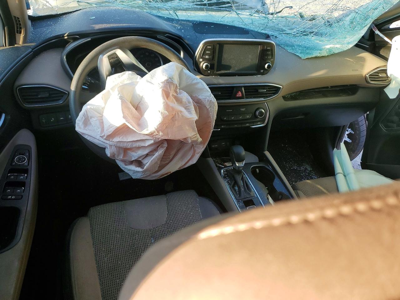 2019 HYUNDAI SANTA FE SE 2.4L photo 22