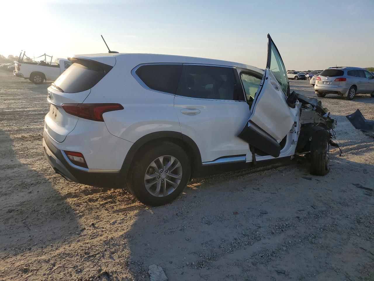2019 HYUNDAI SANTA FE SE 2.4L photo 7