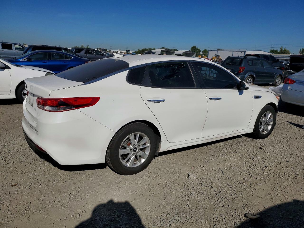 2016 KIA OPTIMA LX photo 3