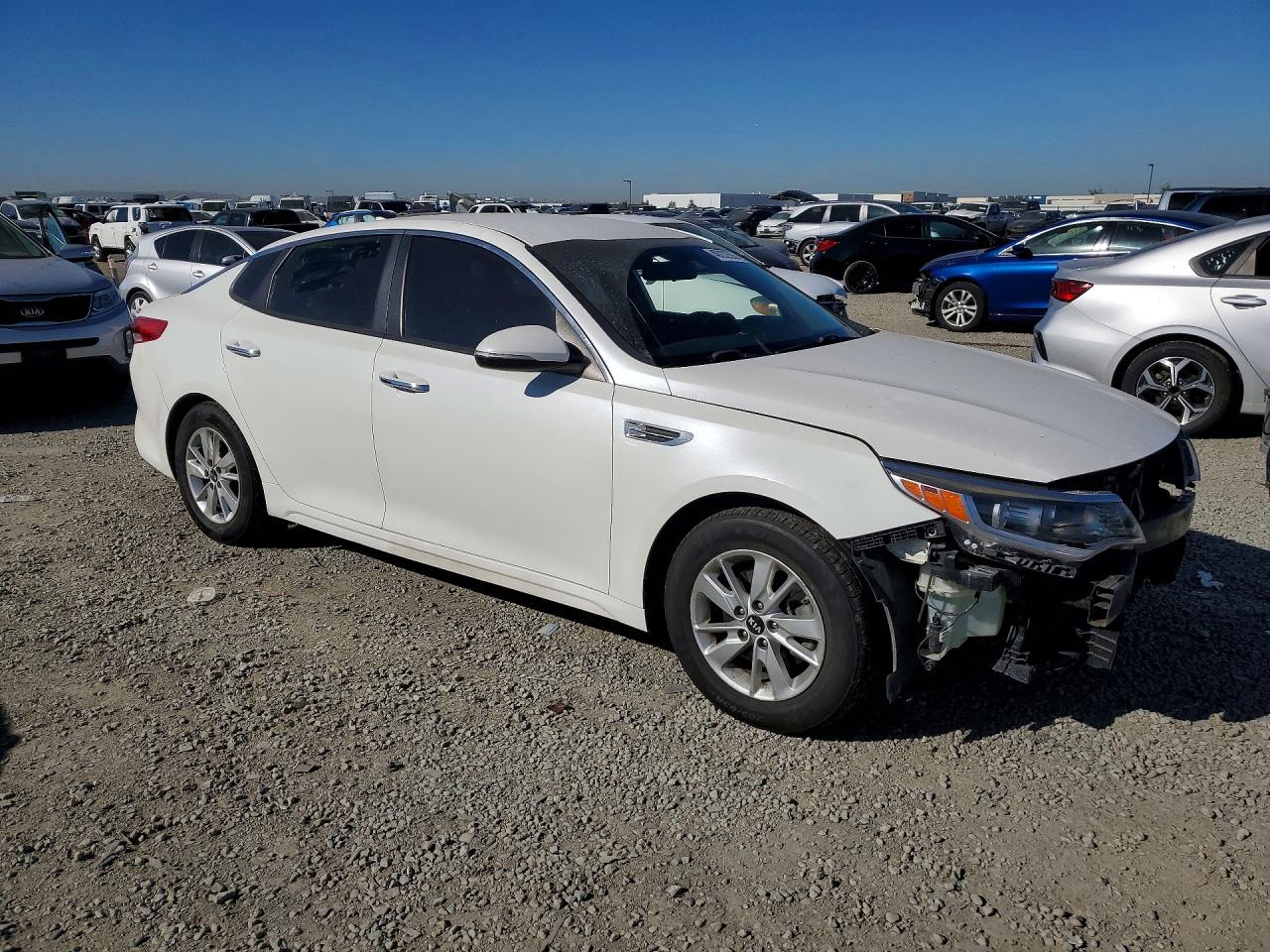 2016 KIA OPTIMA LX photo 4