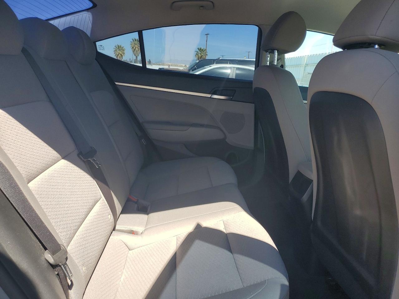 2020 HYUNDAI ELANTRA SE photo 19