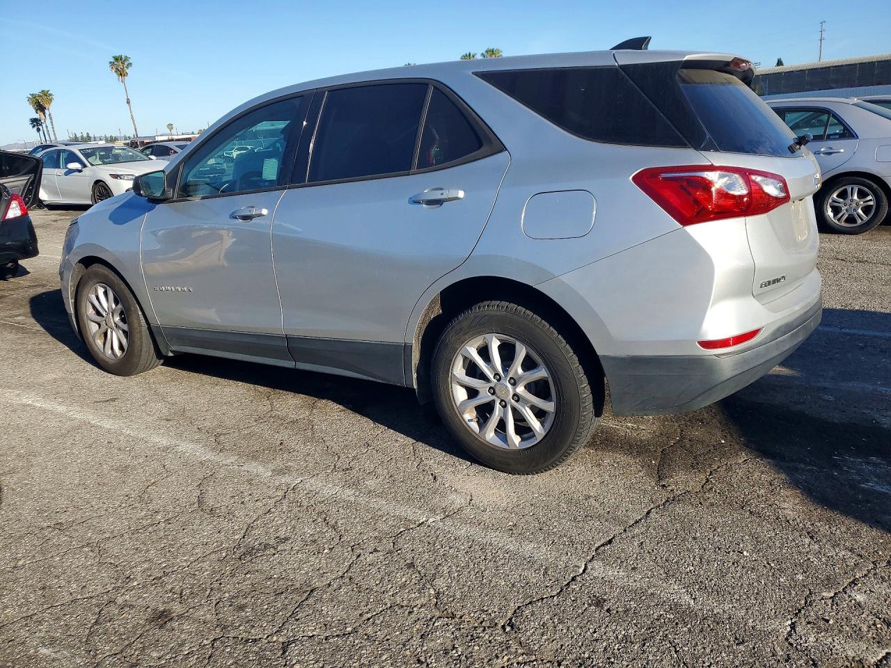 2019 CHEVROLET EQUINOX LS photo 2
