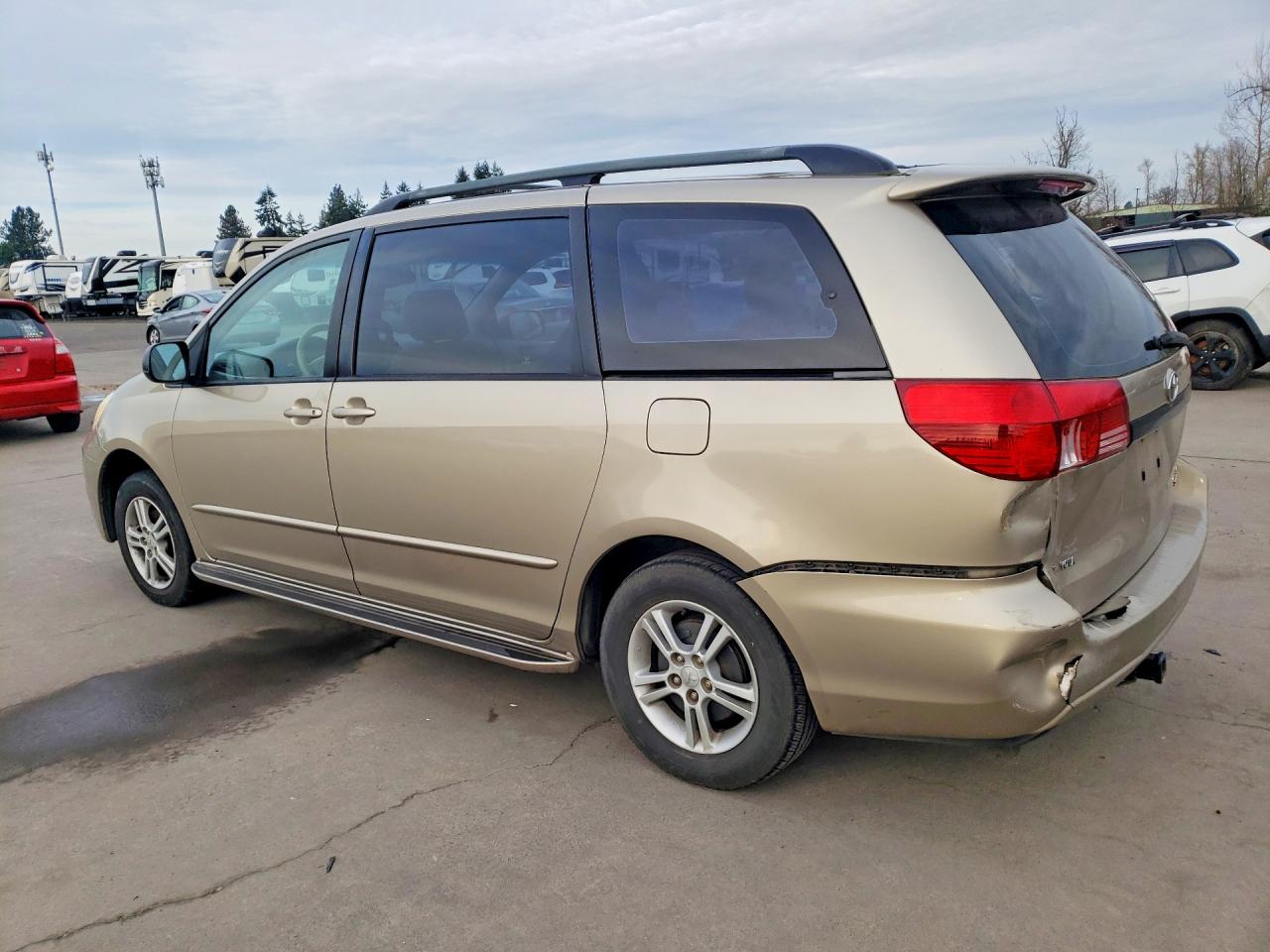 2004 TOYOTA SIENNA CE 7 PASSENGER photo 2