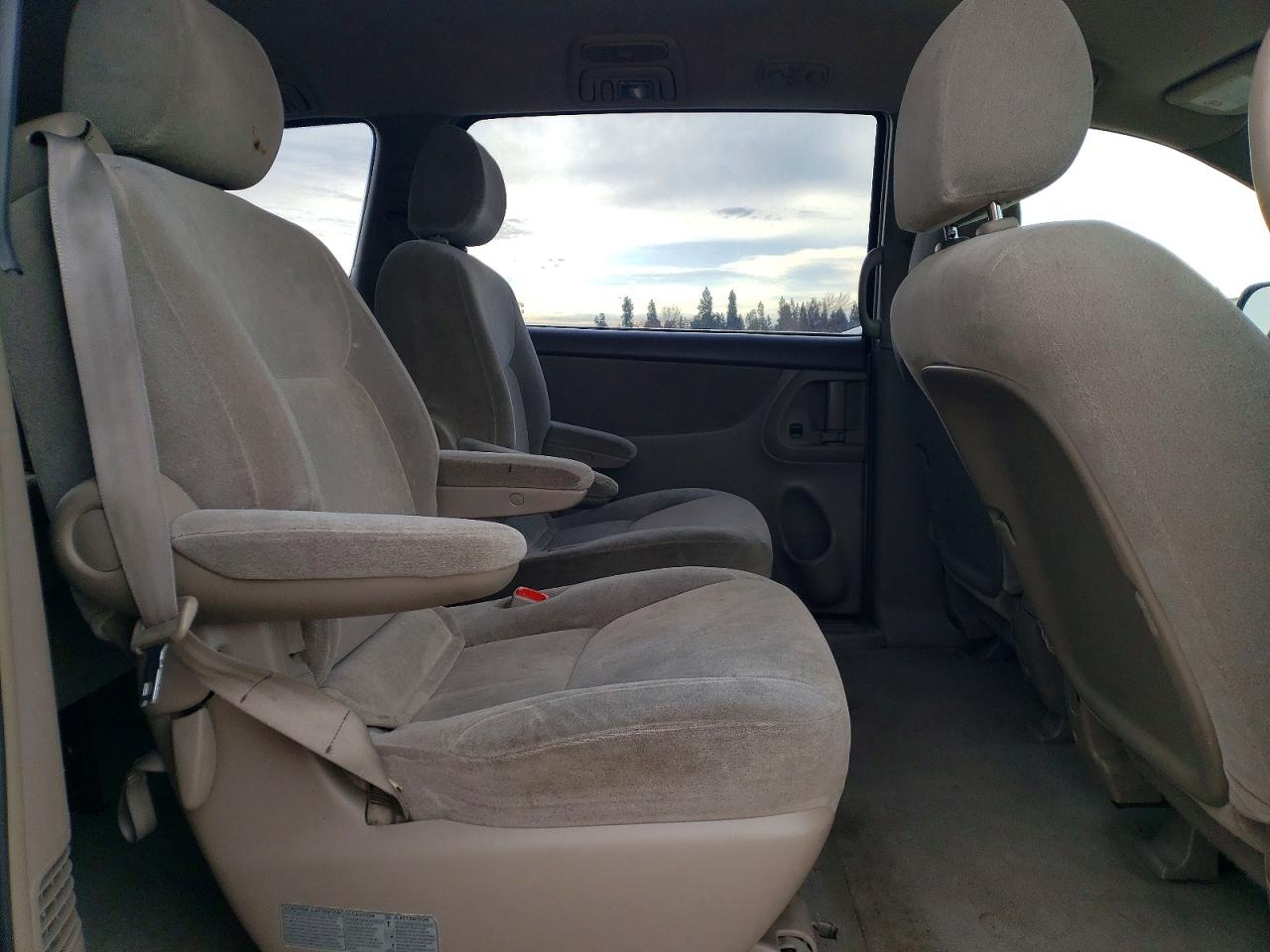 2004 TOYOTA SIENNA CE 7 PASSENGER photo 10