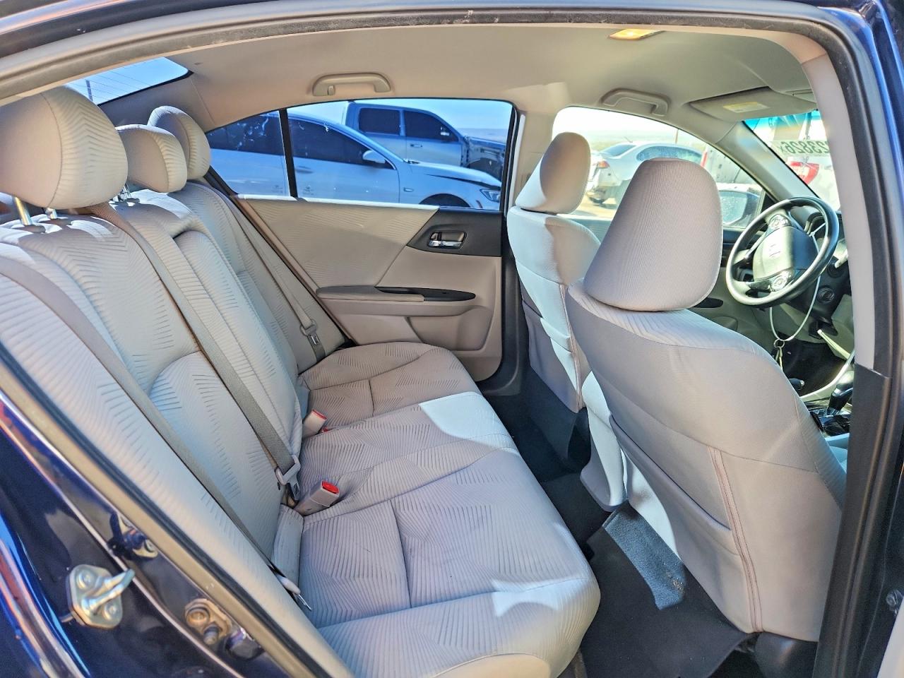 2016 HONDA ACCORD LX photo 19