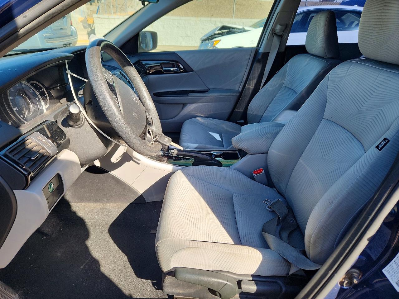 2016 HONDA ACCORD LX photo 13