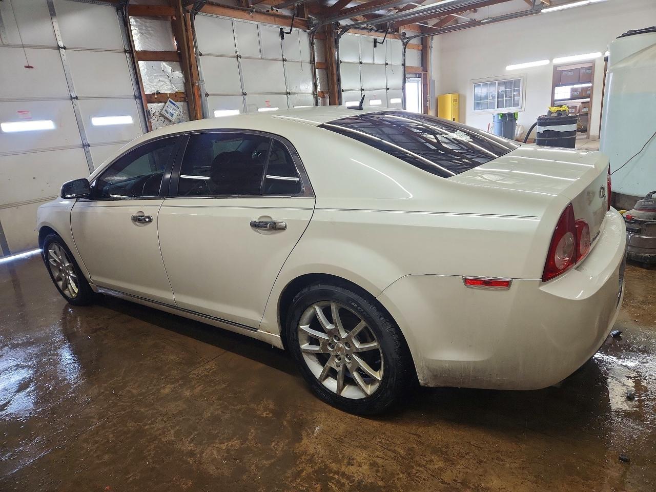 2011 CHEVROLET MALIBU LTZ photo 2