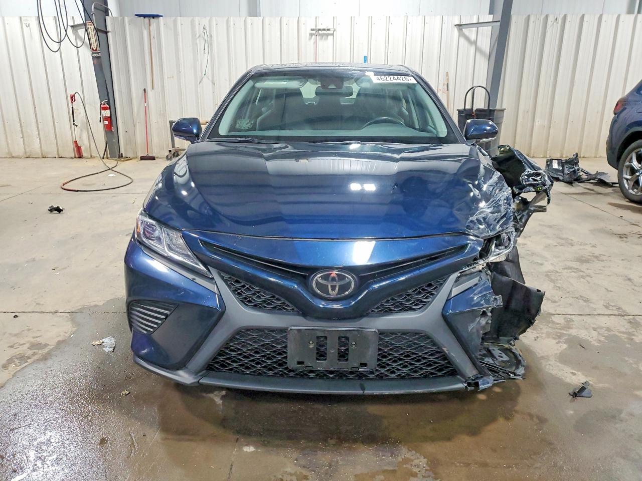 2019 TOYOTA CAMRY SE photo 13