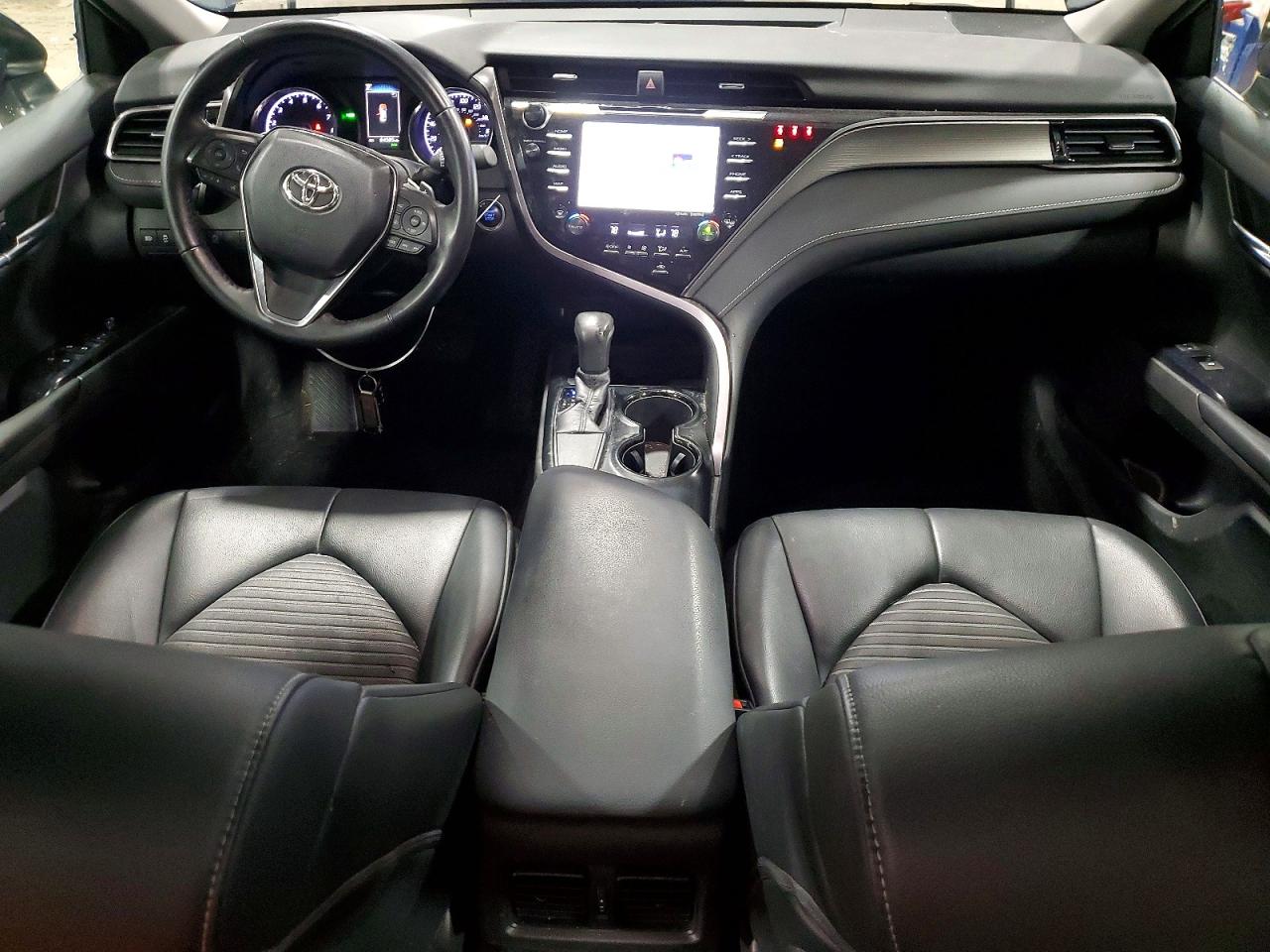 2019 TOYOTA CAMRY SE photo 22