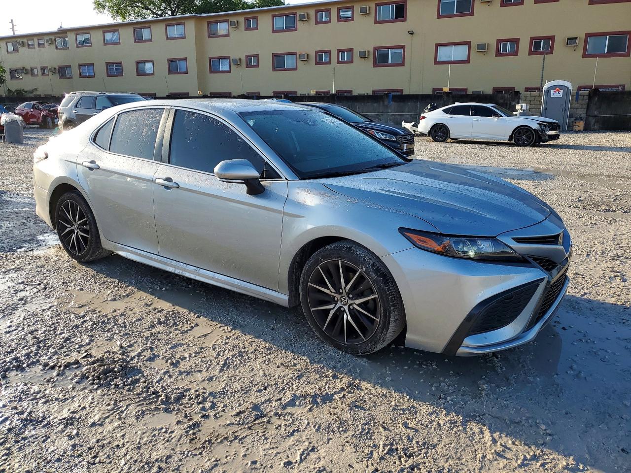 2022 TOYOTA CAMRY SE photo 7