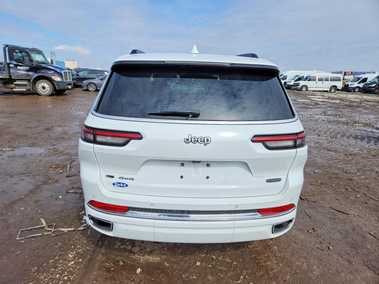 2022 JEEP GRAND CHEROKEE L OVERLAND photo 16