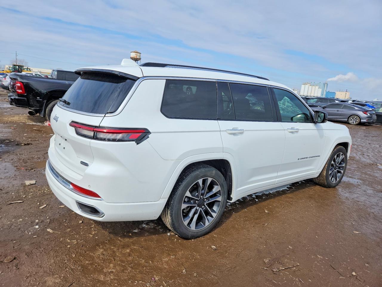 2022 JEEP GRAND CHEROKEE L OVERLAND photo 7