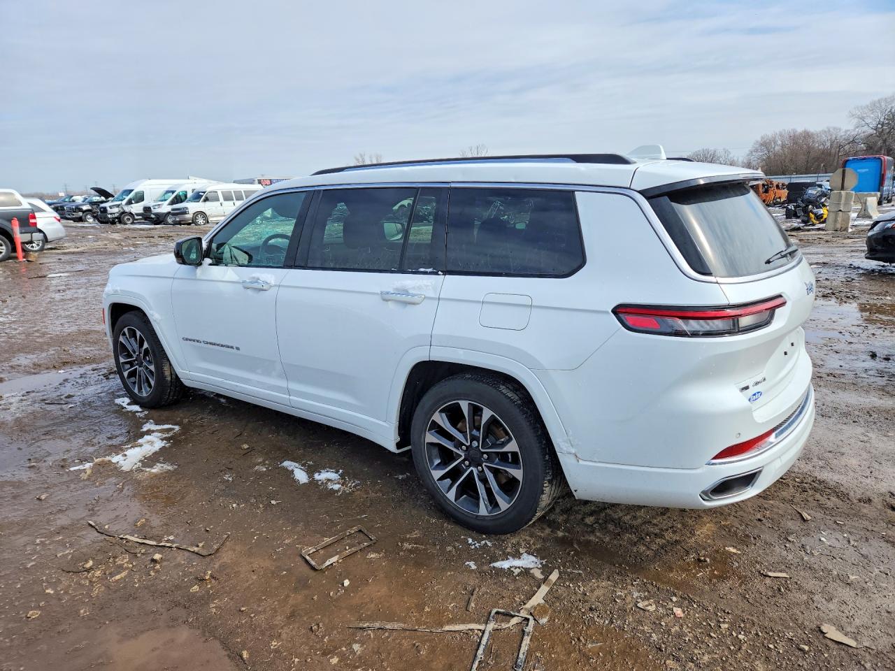 2022 JEEP GRAND CHEROKEE L OVERLAND photo 4