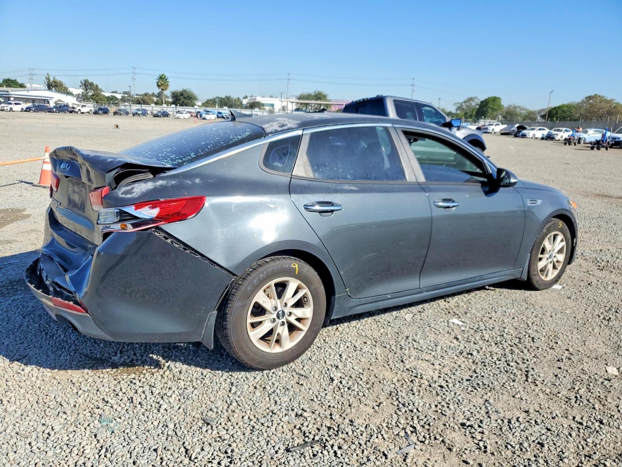 2016 KIA OPTIMA LX photo 3